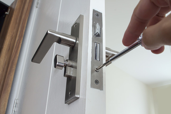 Our local locksmiths are able to repair and install door locks for properties in Belsize Park and the local area.